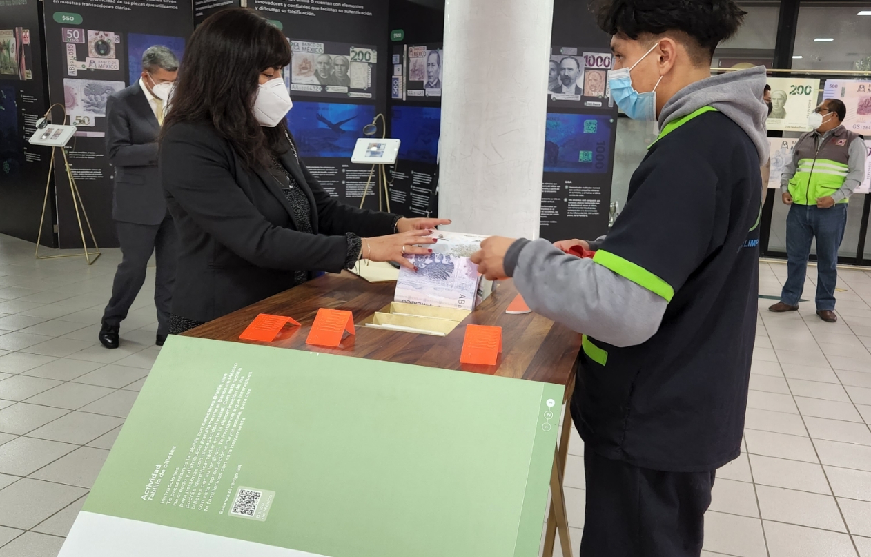 Familia de billetes - Sede IPN