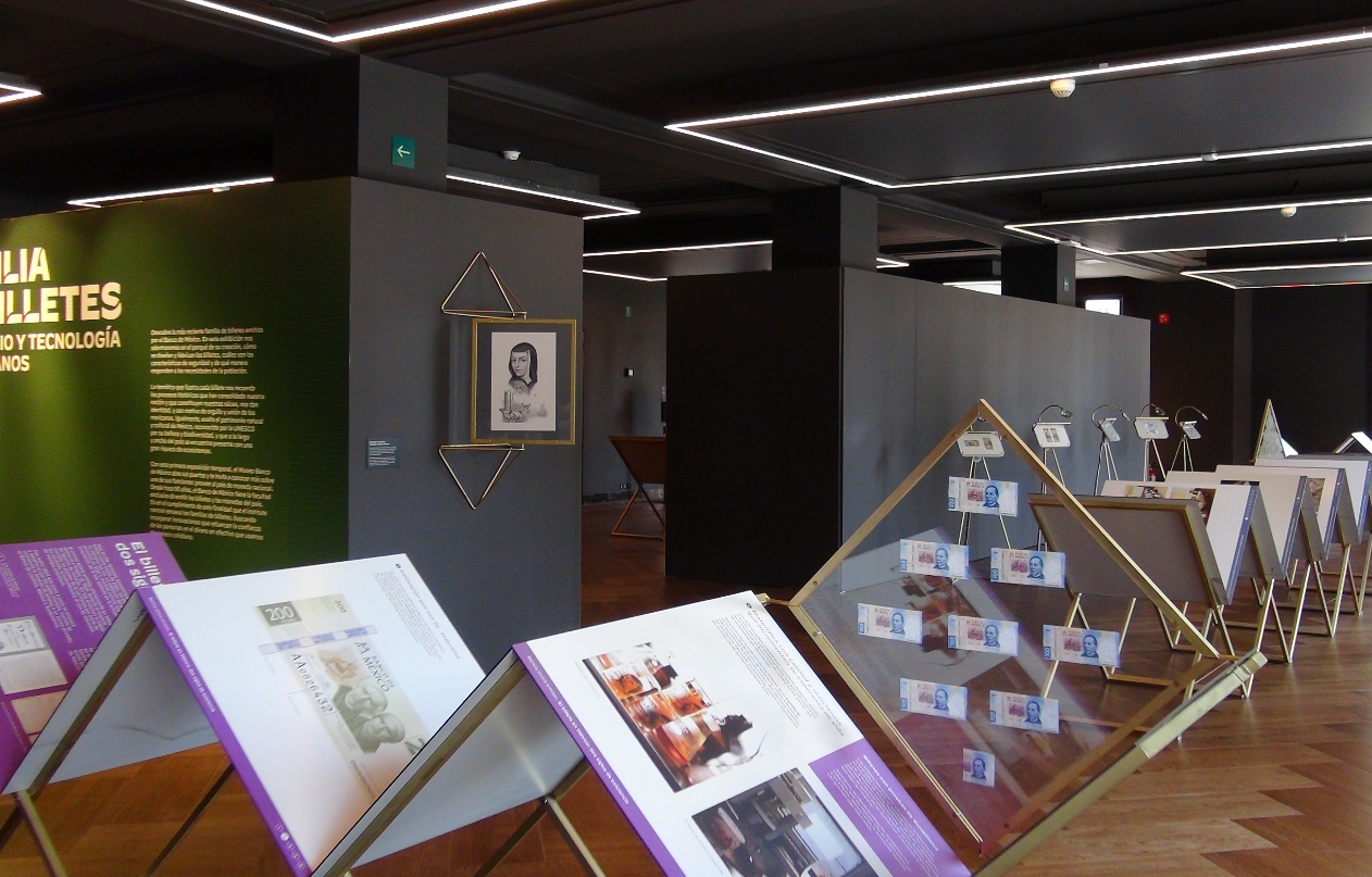 Familia de billetes - Sede IPN