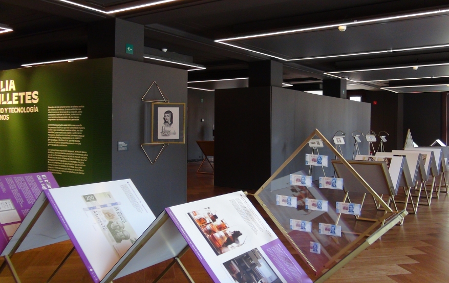 Familia de billetes - Sede IPN